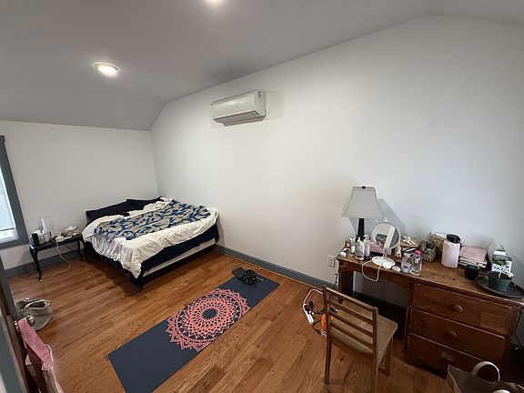 3rd image of 413 S Aurora St #1