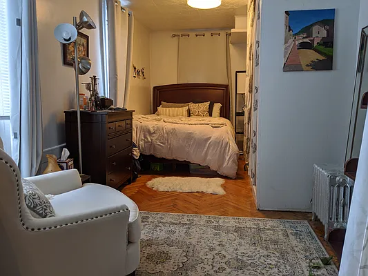 Rented by Real Street Inc | media 6