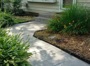 1495 Eagle Rd, Elgin, IL 60123