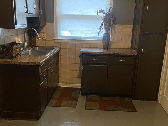 4th image of 9386 Marlowe St