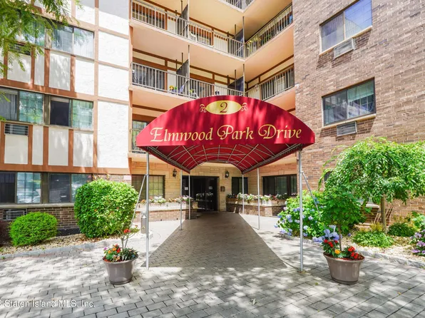 2 Elmwood Park Dr APT 610, Staten Island, NY 10314