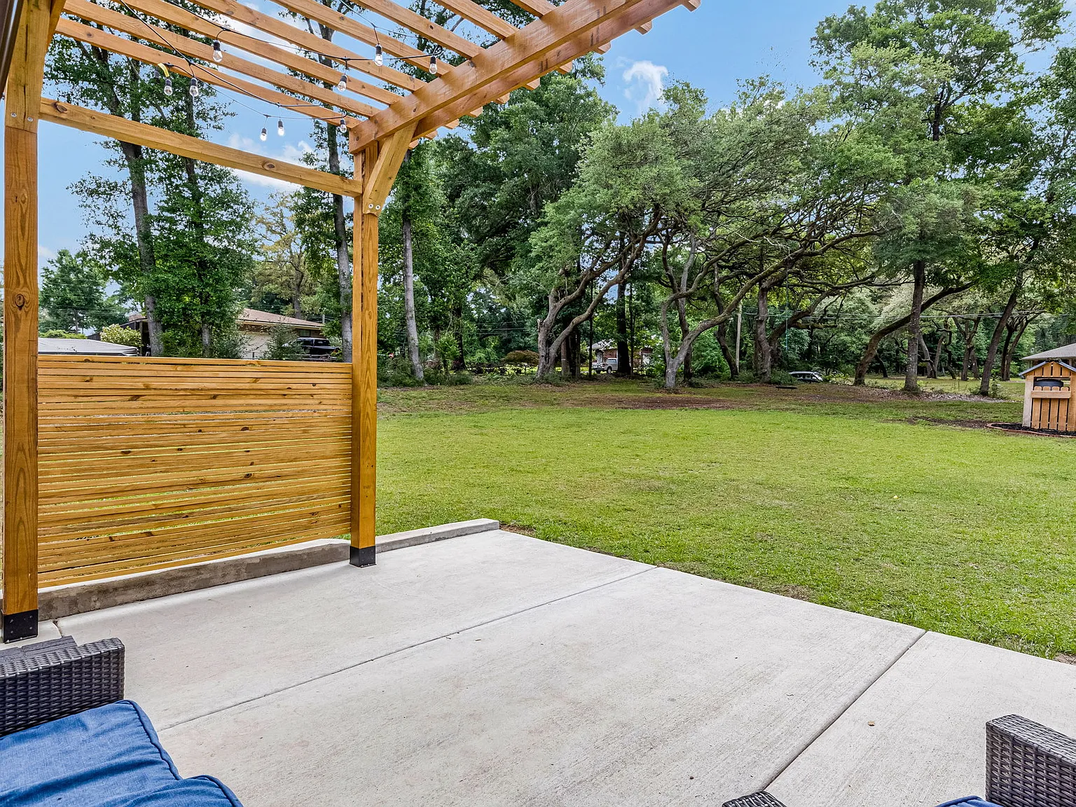 3 bed, 1932 sqft, $2,200 — Photo 3