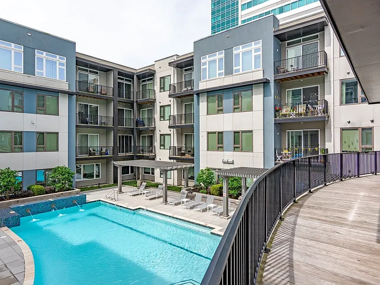 Encore 4505 at Town Center Apartments — Photo 6