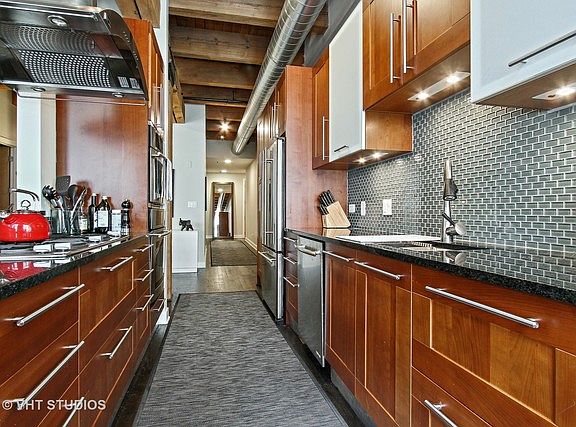 5th image of 154 W Hubbard St Suite 302