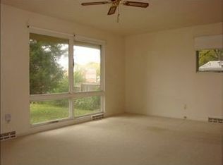 9712 Corby St, Omaha, NE 68134