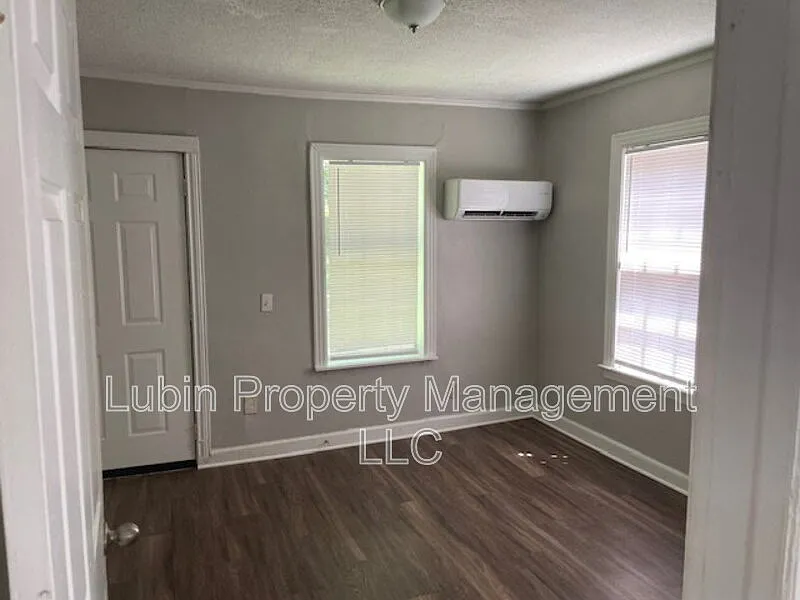 1 bed, 1.0 bath, $850 — Photo 2
