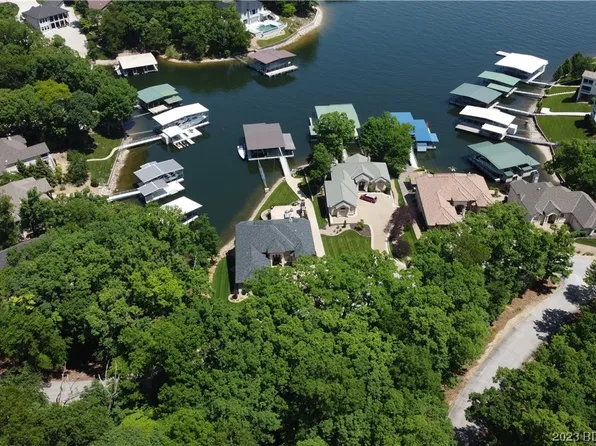 1395 Via Del Lago Dr, Sunrise Beach, MO 65079