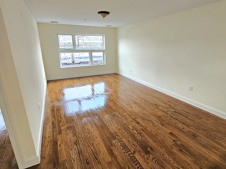 115 Bruen — Photo 18
