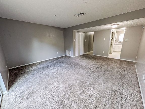 3rd image of 402-418 N 10th St
