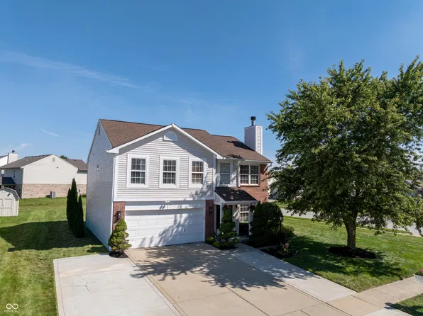 9736 Piper Lake Dr, Indianapolis, IN 46239