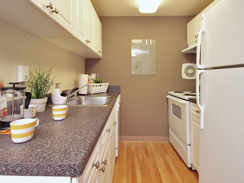 1st image of 19757 Crystal Rock Dr #65923