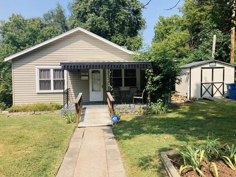 1121 W Turner St — Photo 1