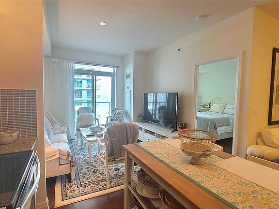 4th image of 55 Speers Rd #1501