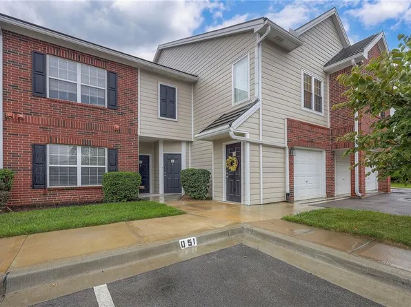 11605 Tomahawk Creek Pkwy APT L, Leawood, KS 66211
