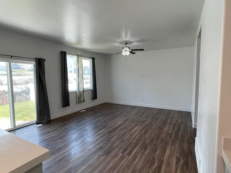4772 E Silver Ridge Rd — Photo 4