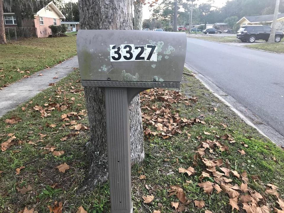 2nd image of 3327 Victoria Park Rd