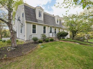 8 Queens Way, Merrimack, NH 03054