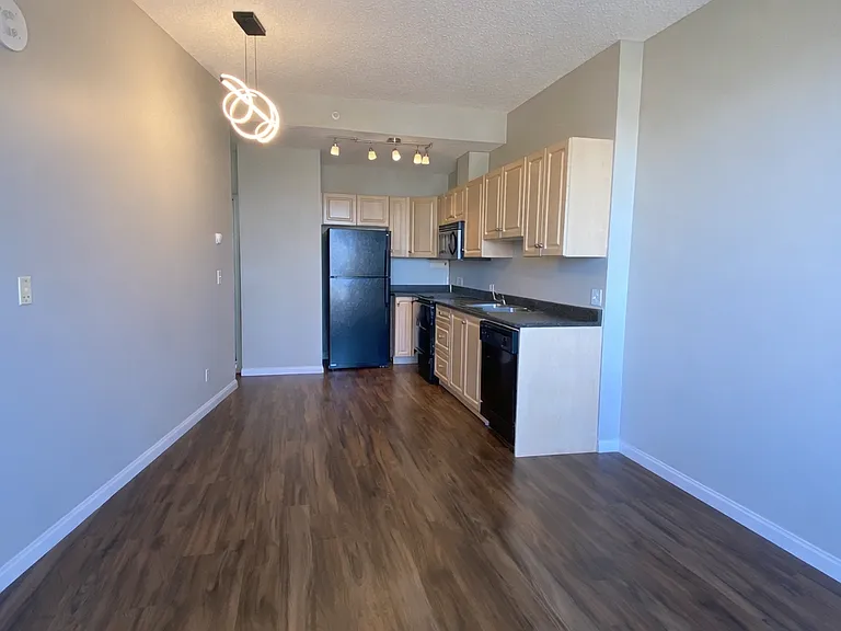 1053 10th St SW #603 — Photo 7