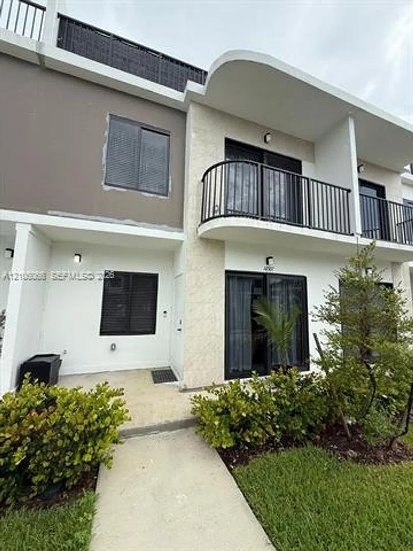 14507 SW 261st St th 14507, Homestead, FL 33032 — Photo 2