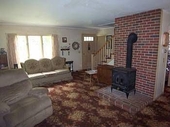 4th image of 18 Woodland Ave