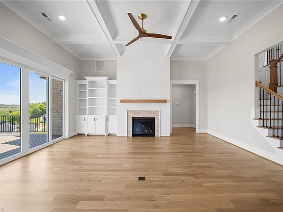 5th image of 727 Royal Jasmine Ct
