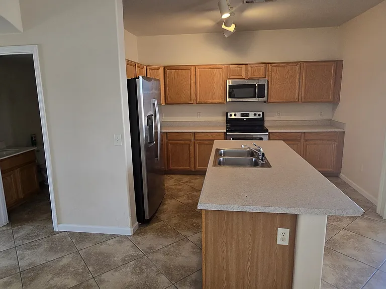 2611 W Gypsum Ave — Photo 8