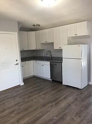 2nd image of 10 Quincy Ave #3