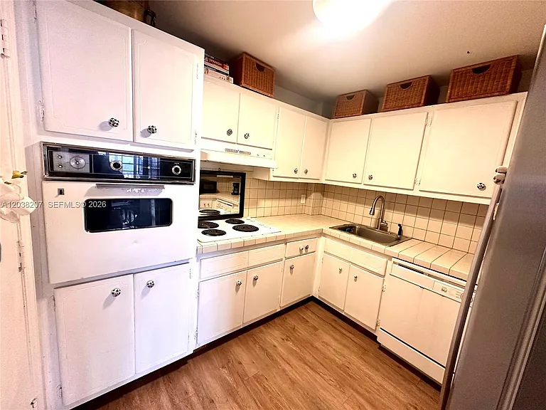 245 18th St #1102 — Photo 30