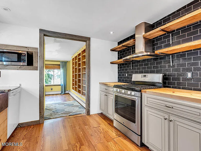 105 Longfellow Ave — Photo 10