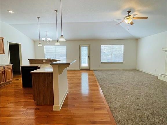 4th image of 2805 S Woodbury Dr