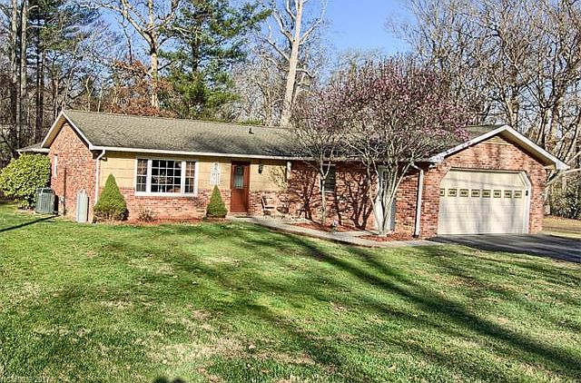 1st image of 122 Cannon Dr