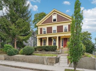 4 Crown St, Worcester, MA 01609