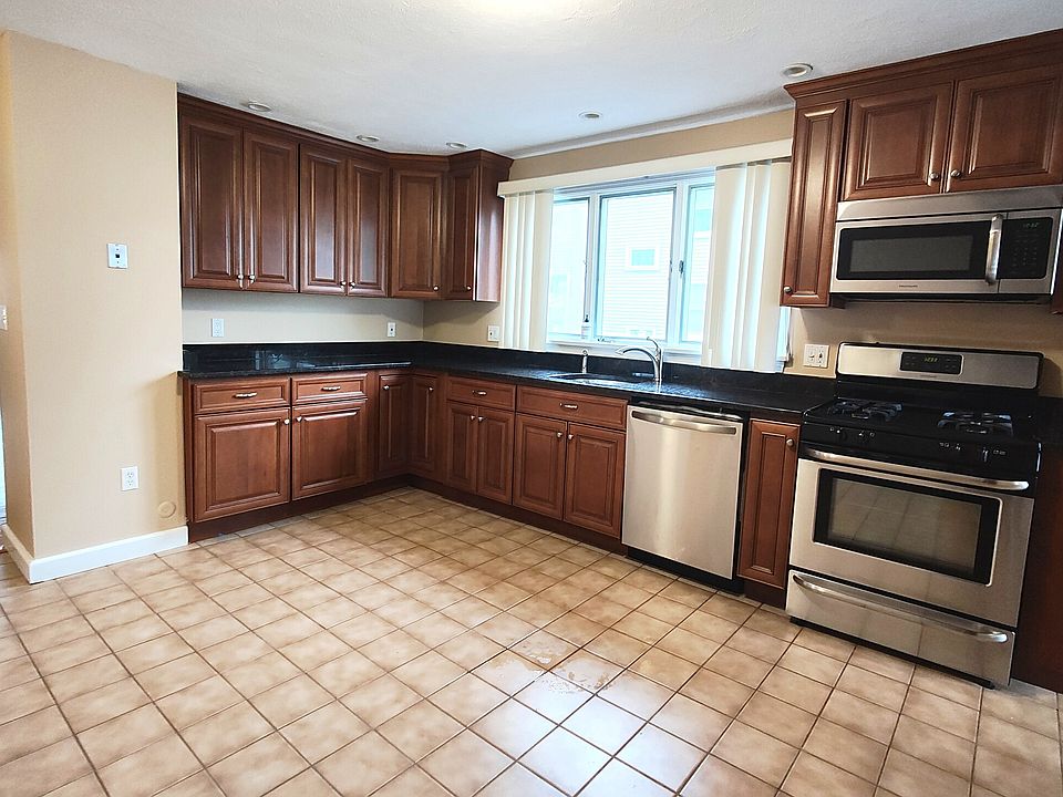 Large Eat In Kitchen