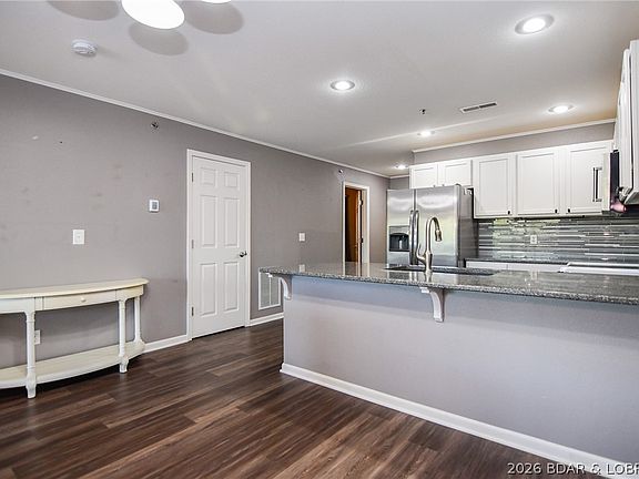 5th image of 194 Sac Rd #D301