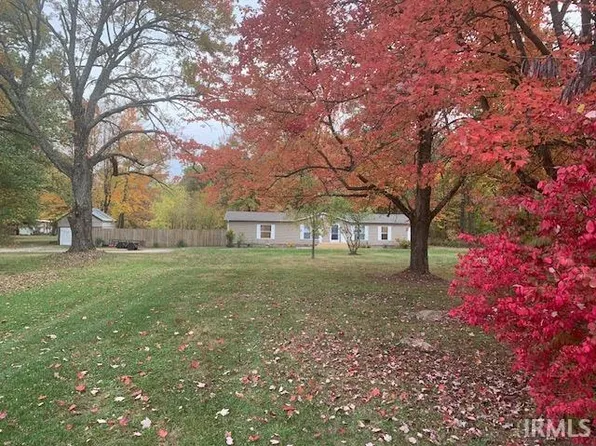 710 E Sawmill Rd, Farmersburg, IN 47850