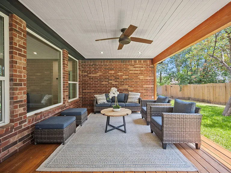 10912 Grassmere Ct — Photo 3