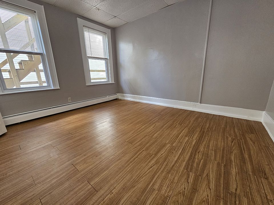 1st image of 119 Newbury St