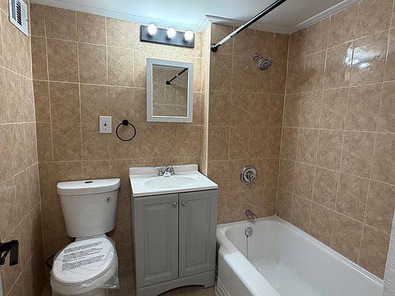 3rd image of 111 Washington St #7C