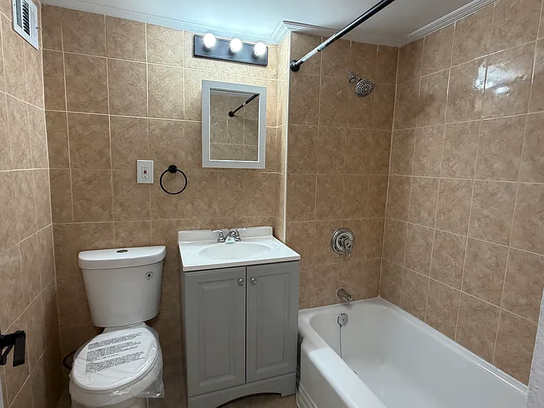 111 Washington St #7C — Photo 3