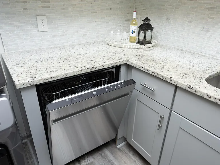 3017 Wedgedale Ave — Photo 19
