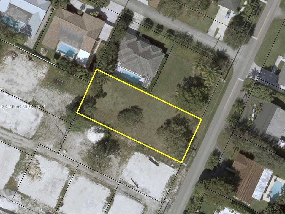2nd image of 15810 SW 89th Ave