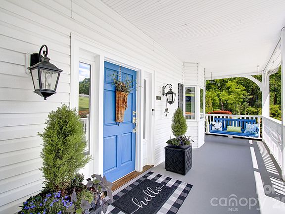 3rd image of 100 Perry Pl