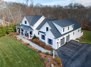 10 Fernmarsh Ln, Westport, MA 02790