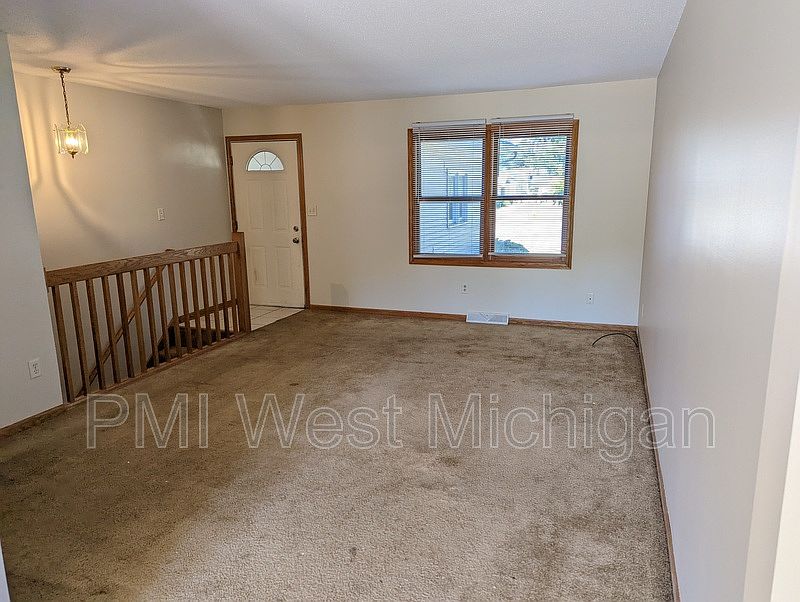 1st image of 400 60th St SE