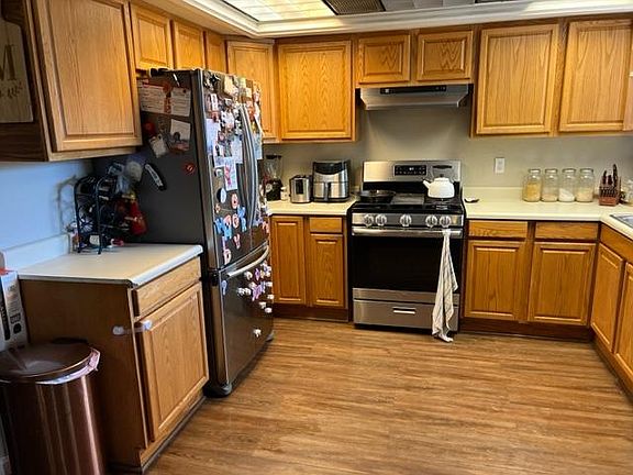 kitchen on 4 bedroom side