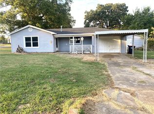 230 W 3rd St, Mulberry, AR 72947
