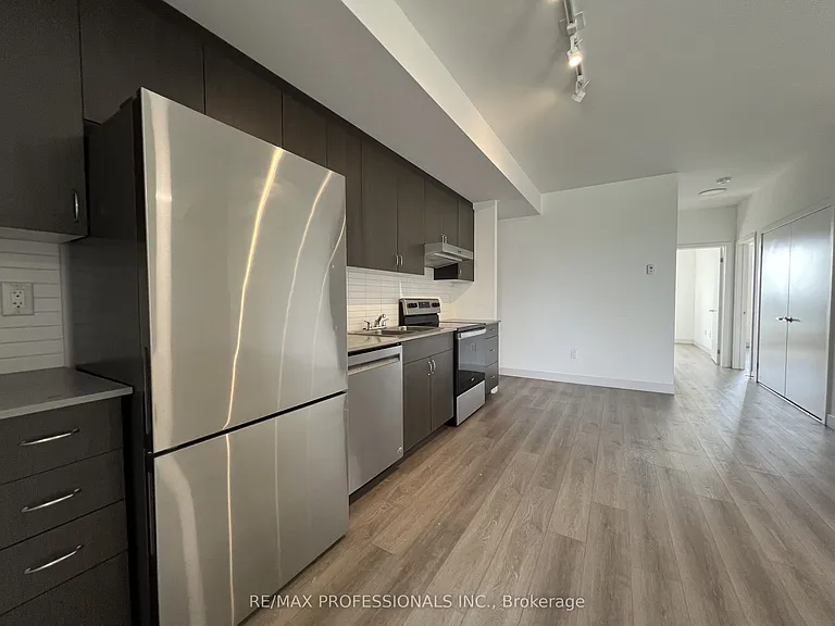 37 Antrim Cres #305 — Photo 16