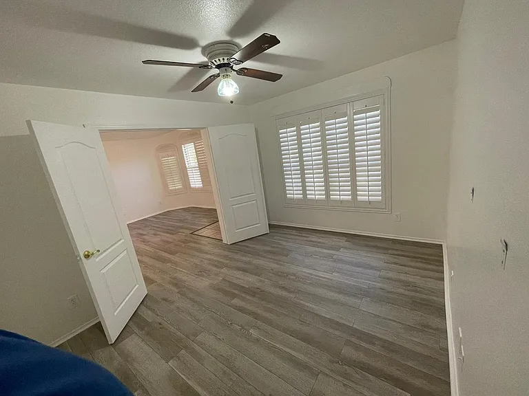 2460 E Whitten St — Photo 11