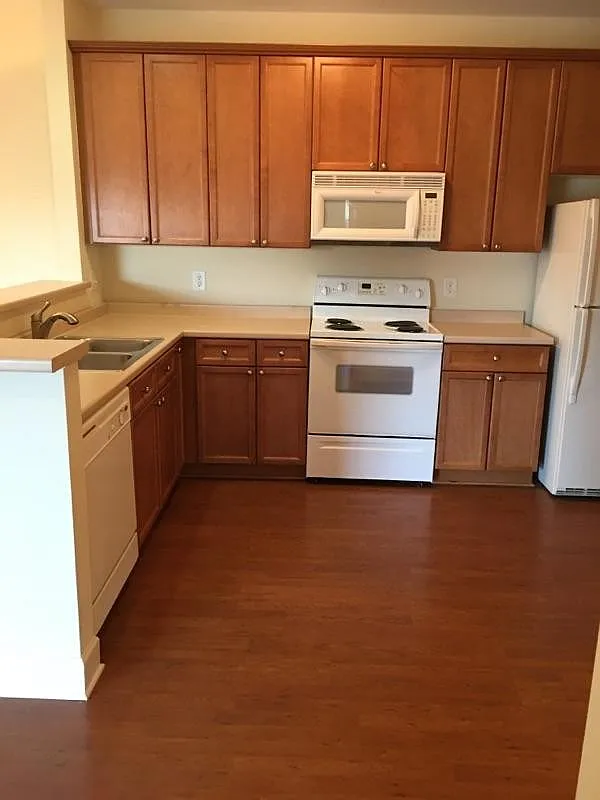 2 bed, 2.0 bath, 1162 sqft, $1,690 — Photo 3