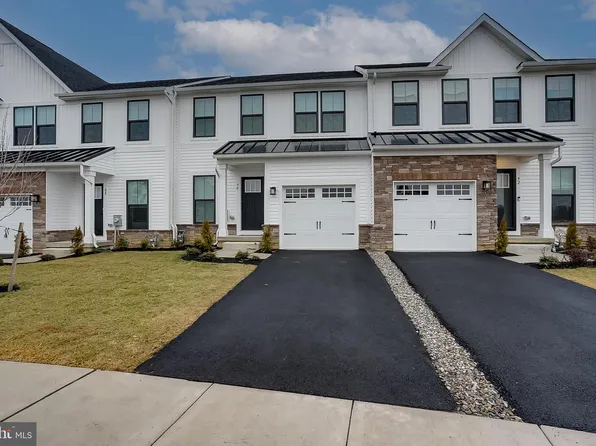 90 Rosemary Way, Mount Laurel, NJ 08054